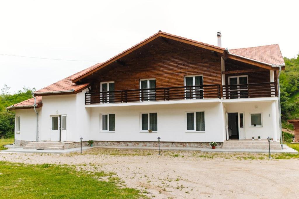 Pensiunea Aureliano Camping Răchita